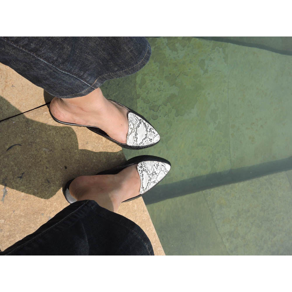 Verde Feet Charmer Animal print Pointed Toe Slide Sandals